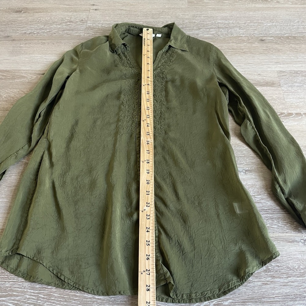 J. Jill Uncommon Threads Sheer Embroidered Tunic XS Fern Green Blouse Buttons - Picture 2 of 8